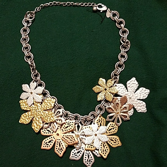 VINTAGE CHICO'S FLOWER NECKLACE - Picture 6 of 6